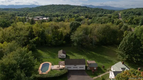 210 Middle RD, Hudson, NY 12534