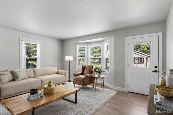 1165 Jackson ST, St Charles, MO 63301