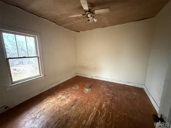 105 Central AVE, Marble Hill, MO 63764