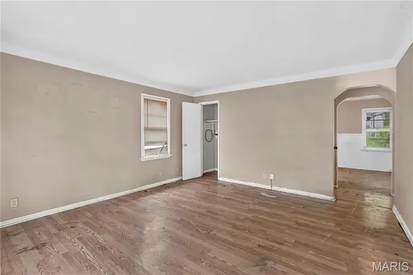 413 Ballman AVE, St Louis, MO 63135