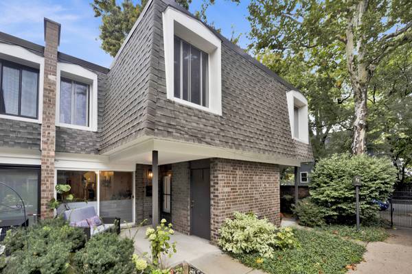 1635 W Belle Plaine AVE, Chicago, IL 60613