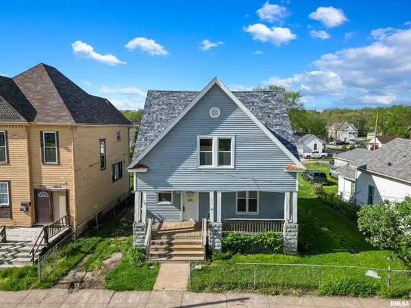 1612 W 3rd ST, Davenport, IA 52802