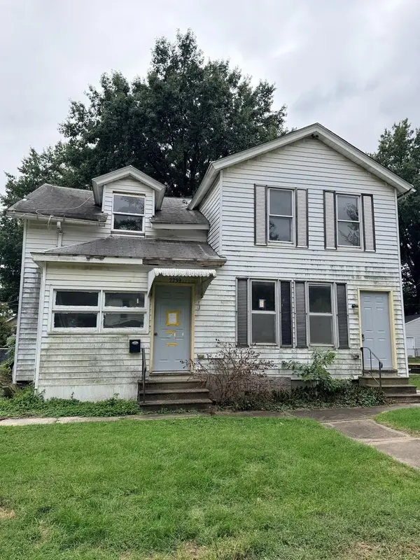 2239 W 4th ST, Davenport, IA 52802