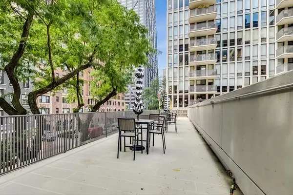 200 E Delaware PL, Chicago, IL 60611