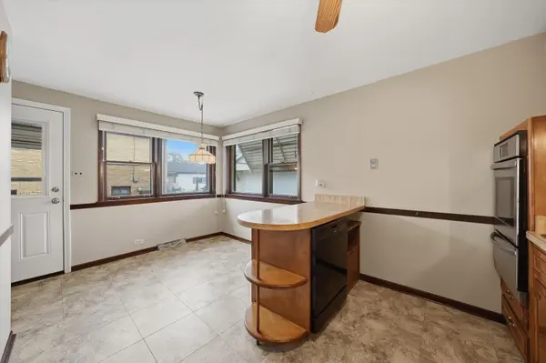 10624 S Kostner AVE, Oak Lawn, IL 60453