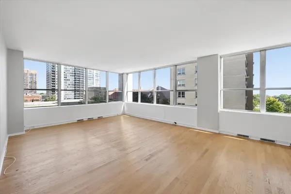 655 W Irving Park RD #502, Chicago, IL 60613