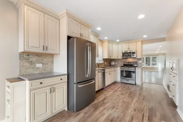 4600 W 101st ST, Oak Lawn, IL 60453
