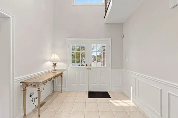 10 Driftwood CT, Richmond Hill, ON L4E 3K8