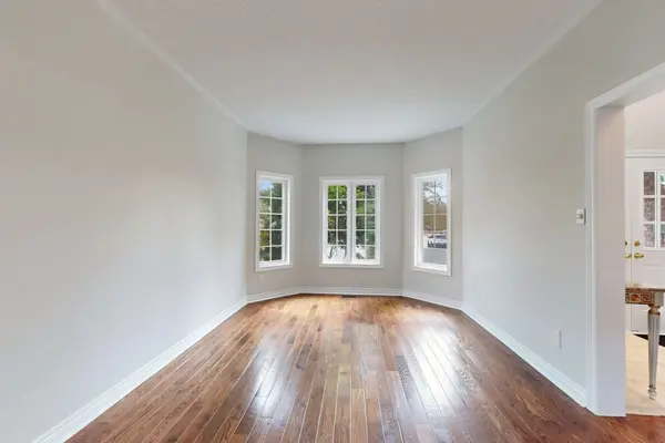 10 Driftwood CT, Richmond Hill, ON L4E 3K8