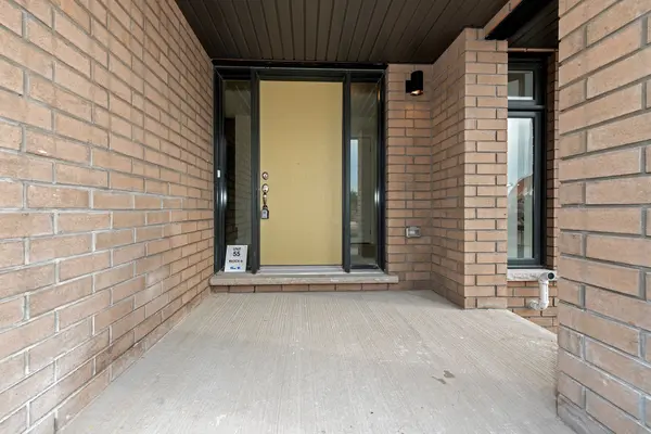 4 Kintall WAY, Vaughan, ON L4L 1V8