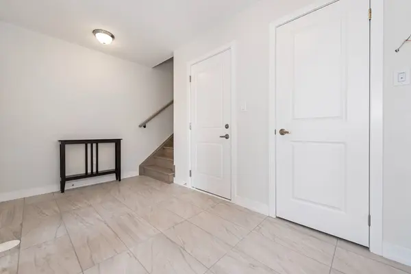 4 Kintall WAY, Vaughan, ON L4L 1V8