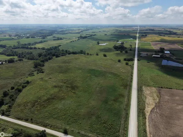 Miami St, Murray, IA 50174