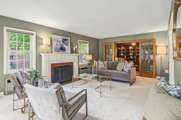 1947 Arona ST, Roseville, MN 55113