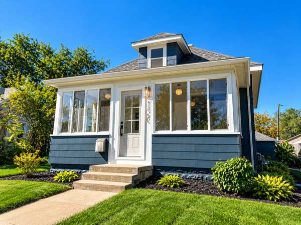 130 10th AVE N, Hopkins, MN 55343