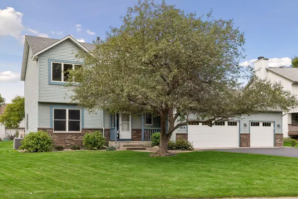 9119 Nantwick RDG, Brooklyn Park, MN 55443