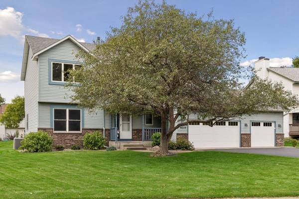 9119 Nantwick RDG, Brooklyn Park, MN 55443