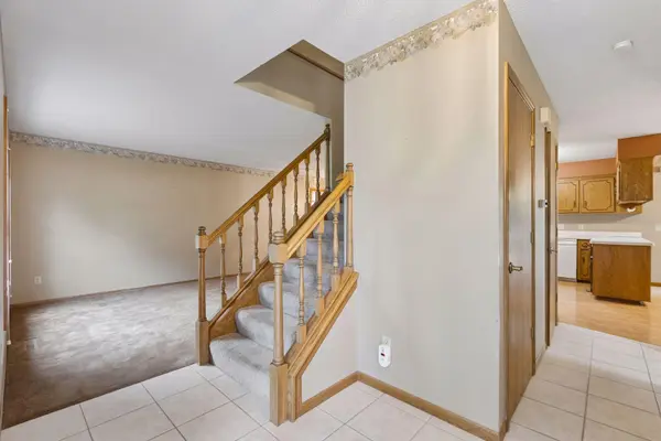 9119 Nantwick RDG, Brooklyn Park, MN 55443