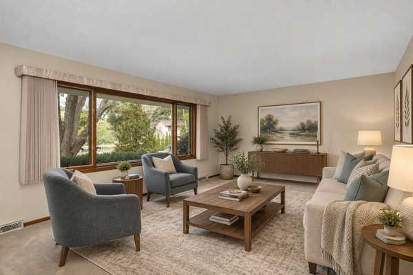5220 Cottonwood LN N, Plymouth, MN 55442