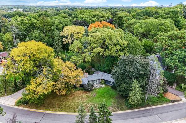 401 Turnpike RD, Golden Valley, MN 55416