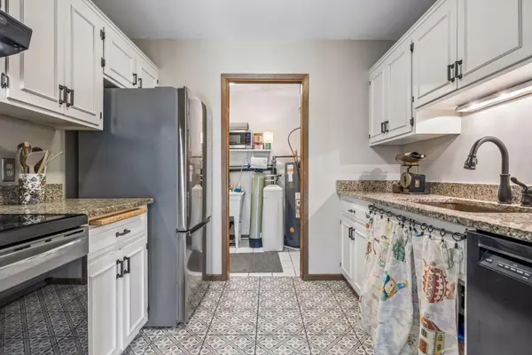 13390 Hughes CT, Apple Valley, MN 55124