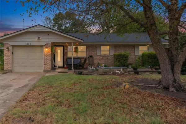 121 W Ridge RD, Norman, OK 73069
