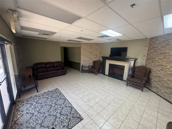2001 S Broadway AVE #Suites 3 and 4, Moore, OK 73160