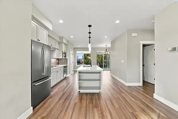 355 Columbia Point Drive, Richland, WA 99352