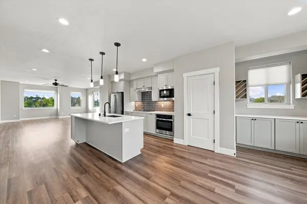 355 Columbia Point Drive, Richland, WA 99352