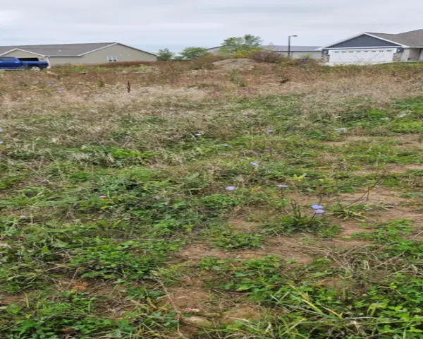 515 FOUNDERS WAY, Little Chute, WI 54140
