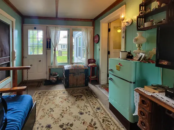 412 WISCONSIN ST, Waupaca, WI 54981-1034