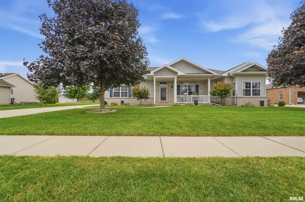 600 DEERFIELD DR, Pekin, IL 61554