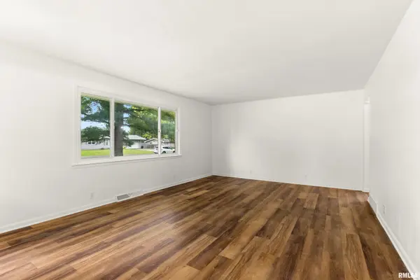 1526 DIVISION ST, Metamora, IL 61548