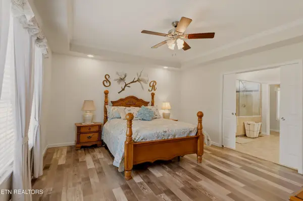 3926 Roberts Rd, Corryton, TN 37721