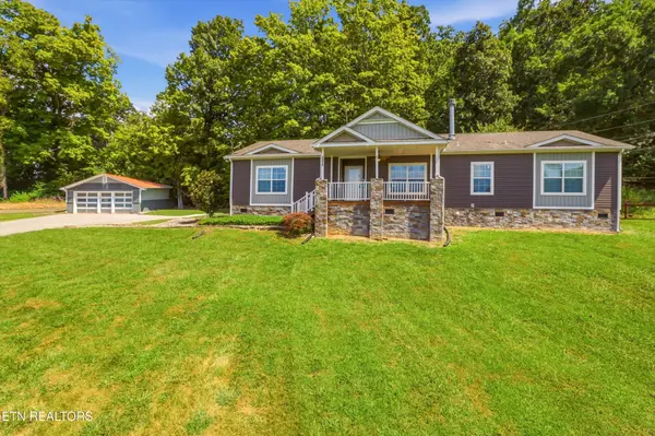 3926 Roberts Rd,  Corryton,  TN 37721