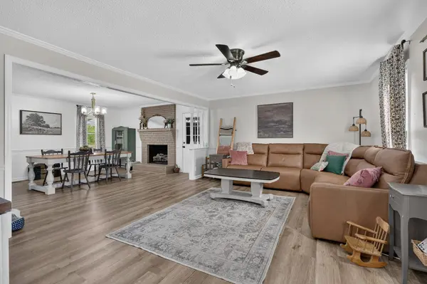 22 Jeans Rd, Fayetteville, TN 37334