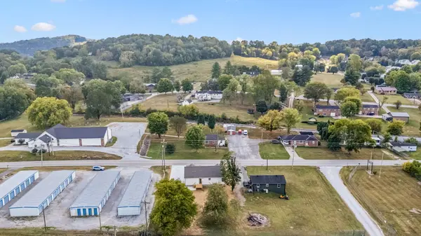 165 Main St #E, Gordonsville, TN 38563