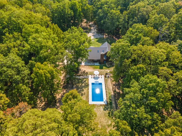 1340 Puckett Hollow Rd, Centerville, TN 37033