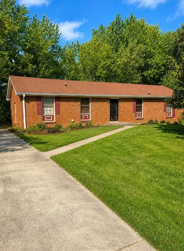 325 Ridgeline Dr, Clarksville, TN 37042