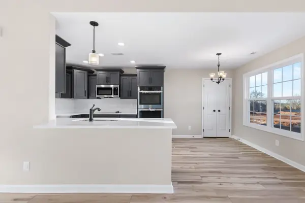 1194 Gardenia Ln, Clarksville, TN 37043