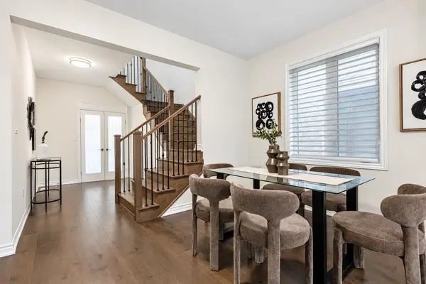 126 Durham AVE, Barrie, ON L9J 0W7