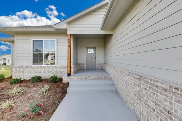 234 S Wellcrest Cir., Wichita, KS 67052