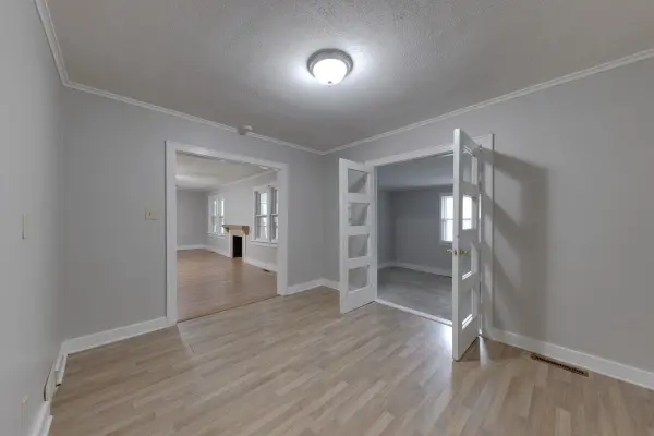 705 S Pershing Ave, Wichita, KS 67218