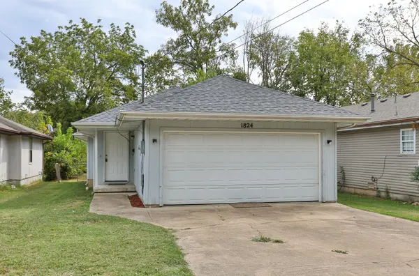 1824 N Golden AVE, Springfield, MO 65802