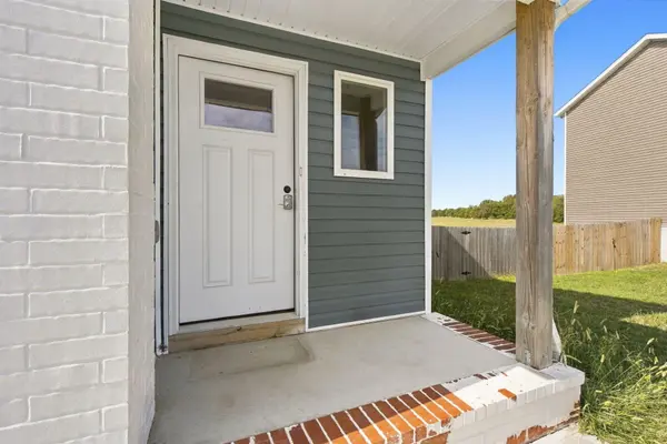 1202 E Perry ST, Republic, MO 65738