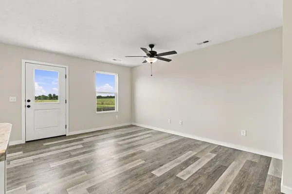 1202 E Perry ST, Republic, MO 65738
