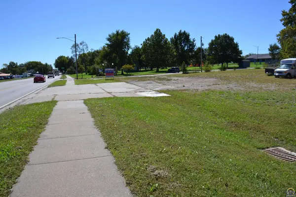 1106 S Topeka AVE, Lyndon, KS 66451-9999