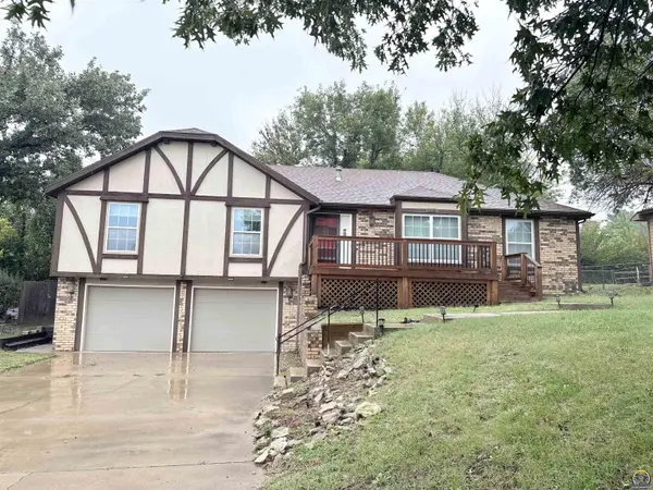 1004 Kingsbury Dr, Junction City, KS 66441