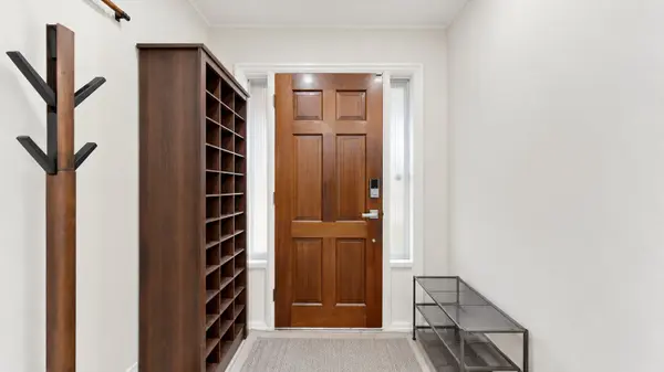 106 Stilecroft DR #5, Toronto W05, ON M3J 1A9