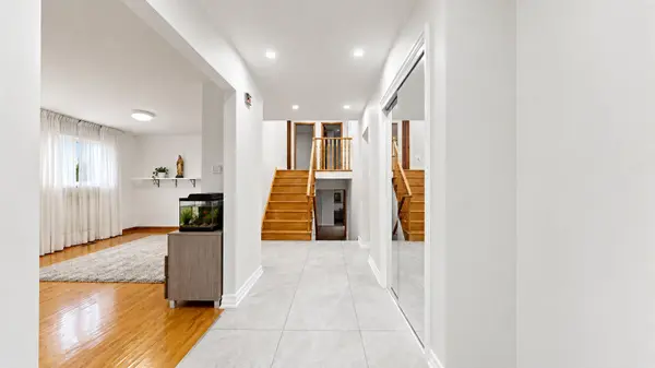 106 Stilecroft DR #5, Toronto W05, ON M3J 1A9