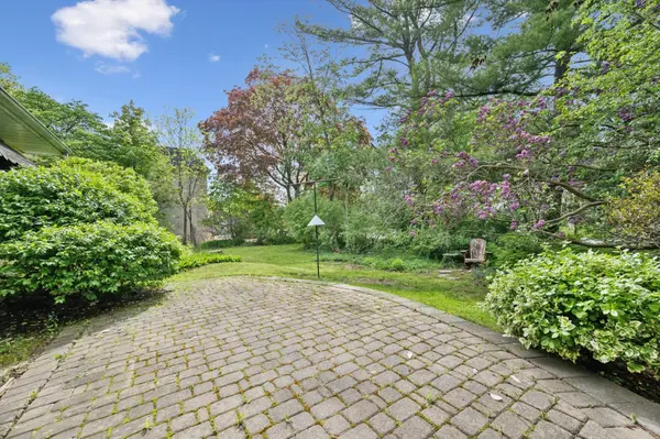 1118 Melvin AVE, Oakville, ON L6J 2V9